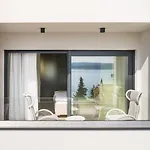 Luxury With Pool By Guide Villa *