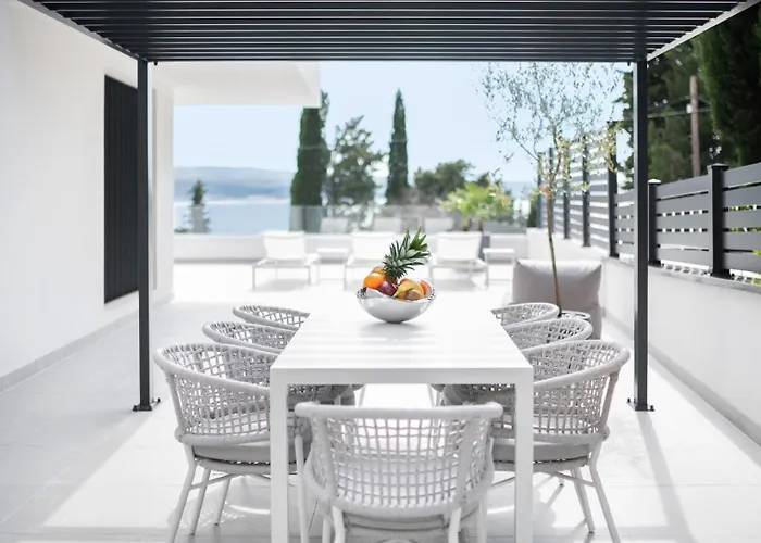 Luxury With Pool By Guide * Crikvenica