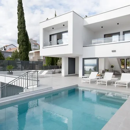 Luxury With Pool By Guide