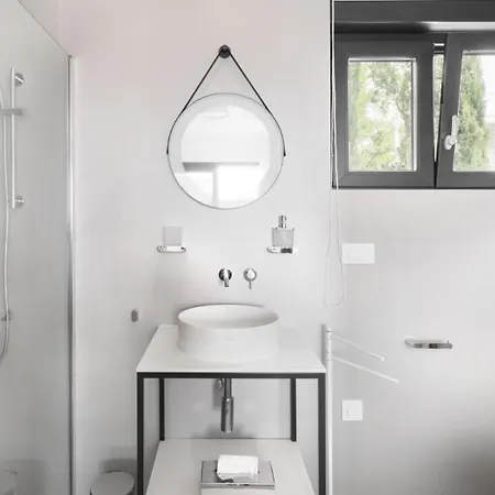 Luxury With Pool By Guide Villa