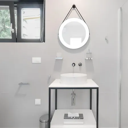 Villa Luxury With Pool By Guide