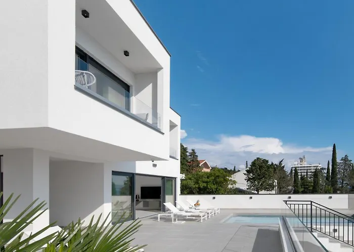 Luxury With Pool By Guide * Crikvenica